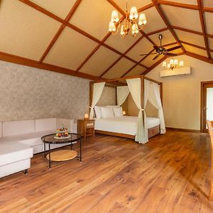 Luxury Tiger Cottage Private Garden
